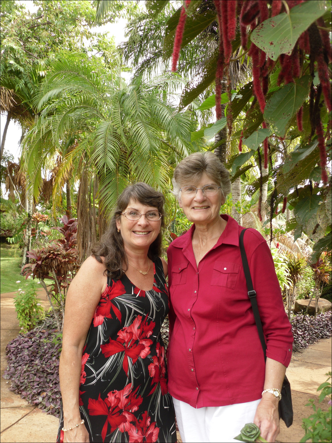 Mom and Kath @ botanical gardens