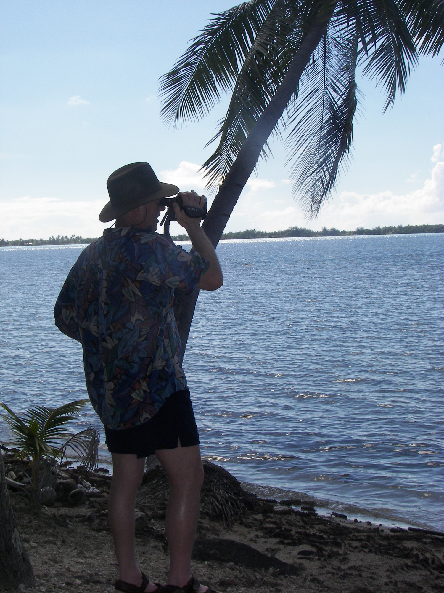 9:30 Thursday morning stopped for some pictures during our drive around Bora Bora.