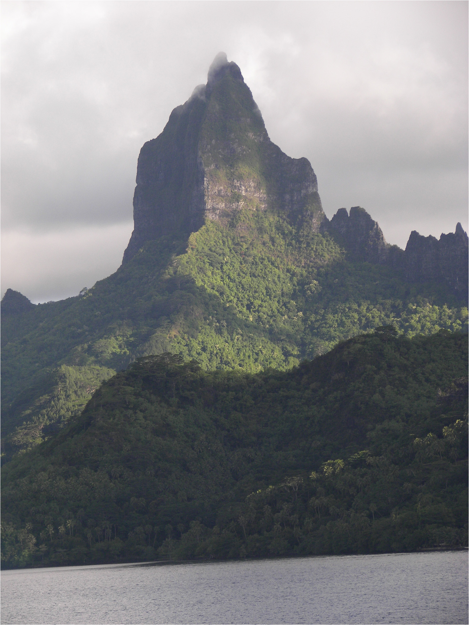 Late Saturday afternoon views of Moorea and lagoon.