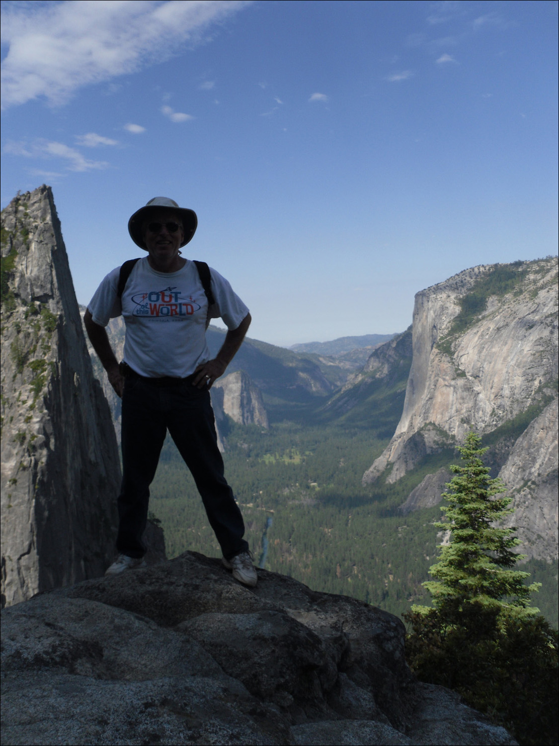 Hike up to Glacier Point- Photo op for Bob