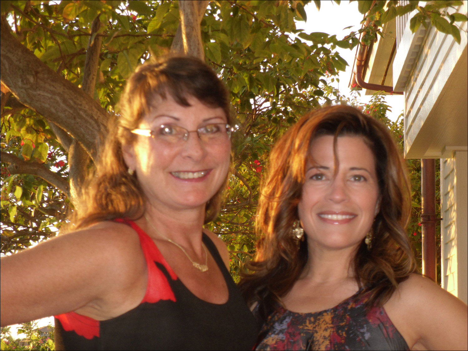 Katherine and Sherry on the lanai @ Poipu Kapili