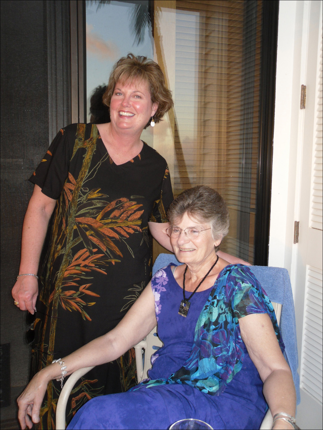 Anne and Laura on the lanai at Poipu Kapili