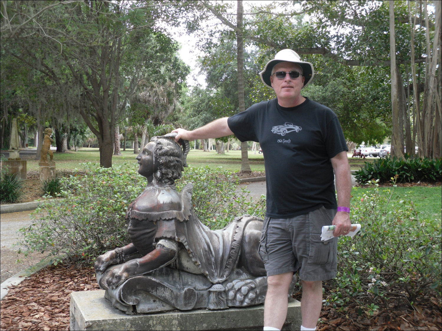 John & Mabel Ringling Museum-statue @front of walkway to mansion