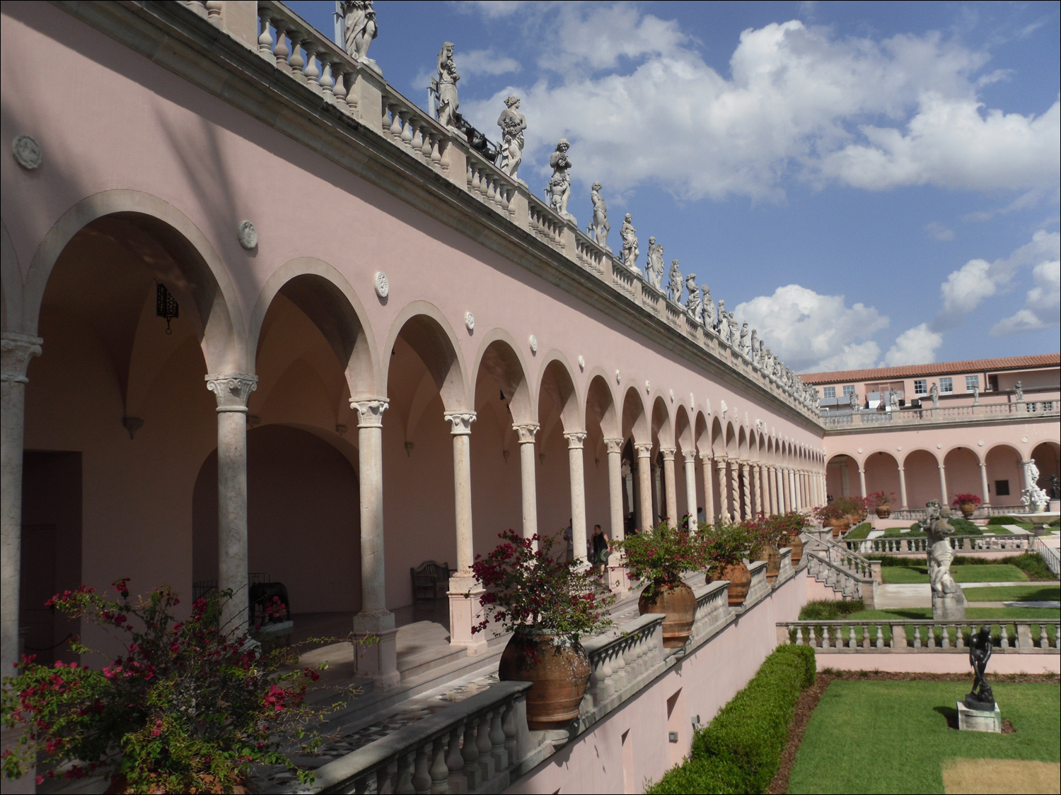 John & Mabel Ringling Museum-Art museum-inner courtyard