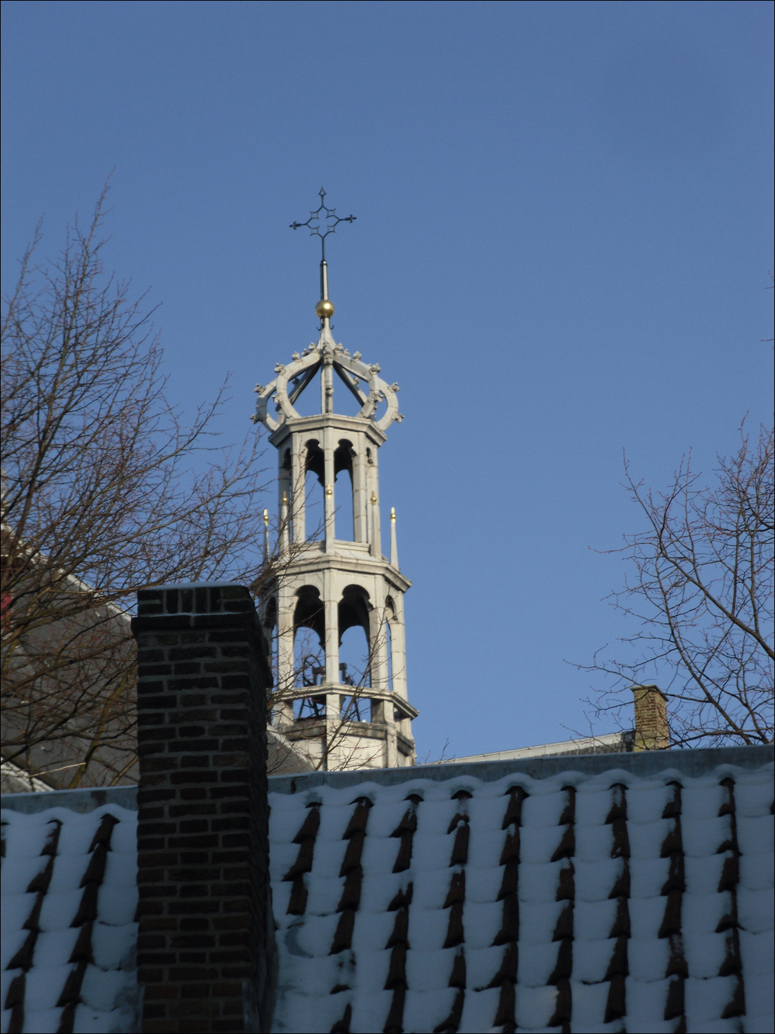Oude Kerk steeple from Prinsenhof