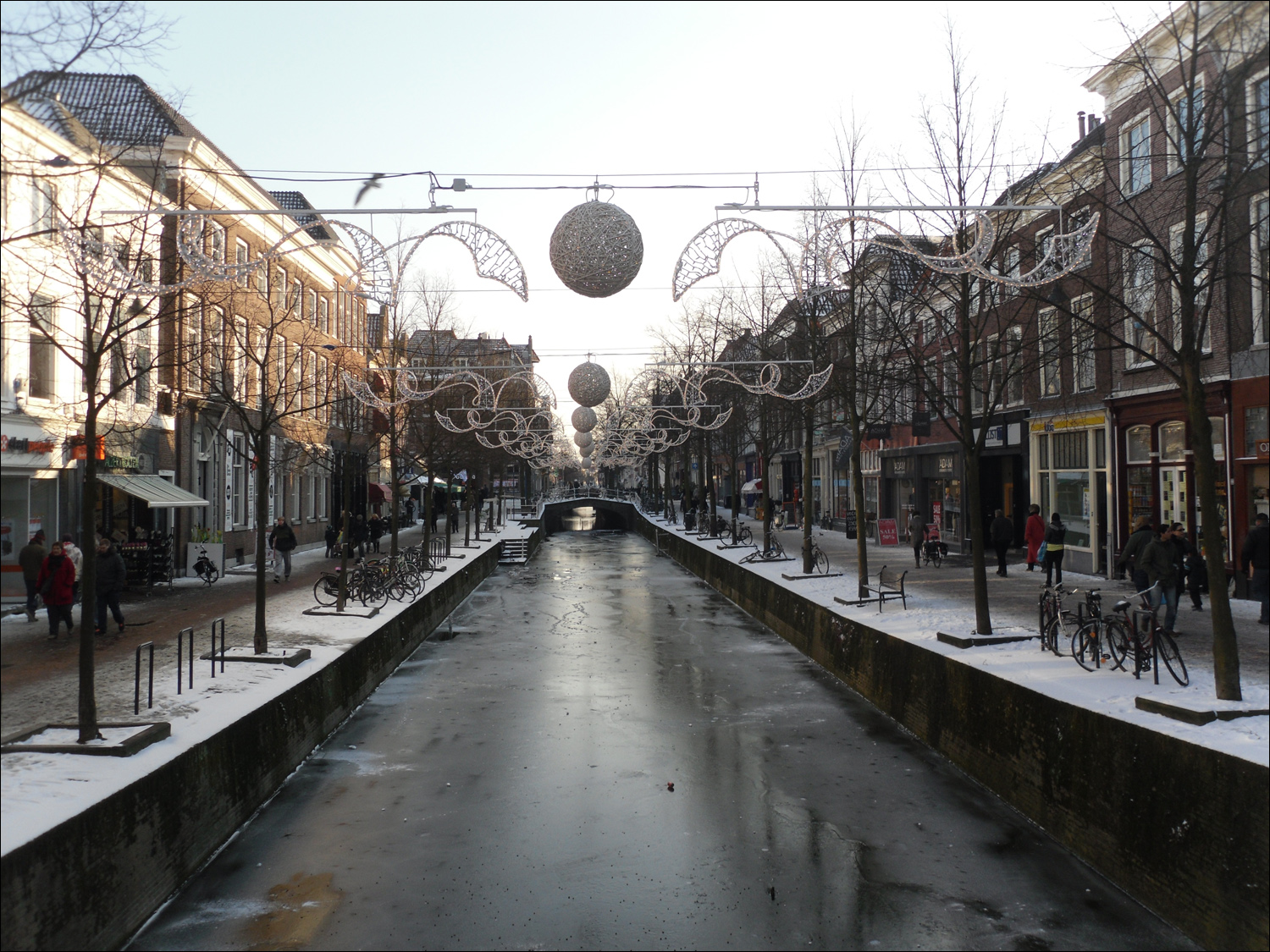 View of canal on Hippolytusbuurt St