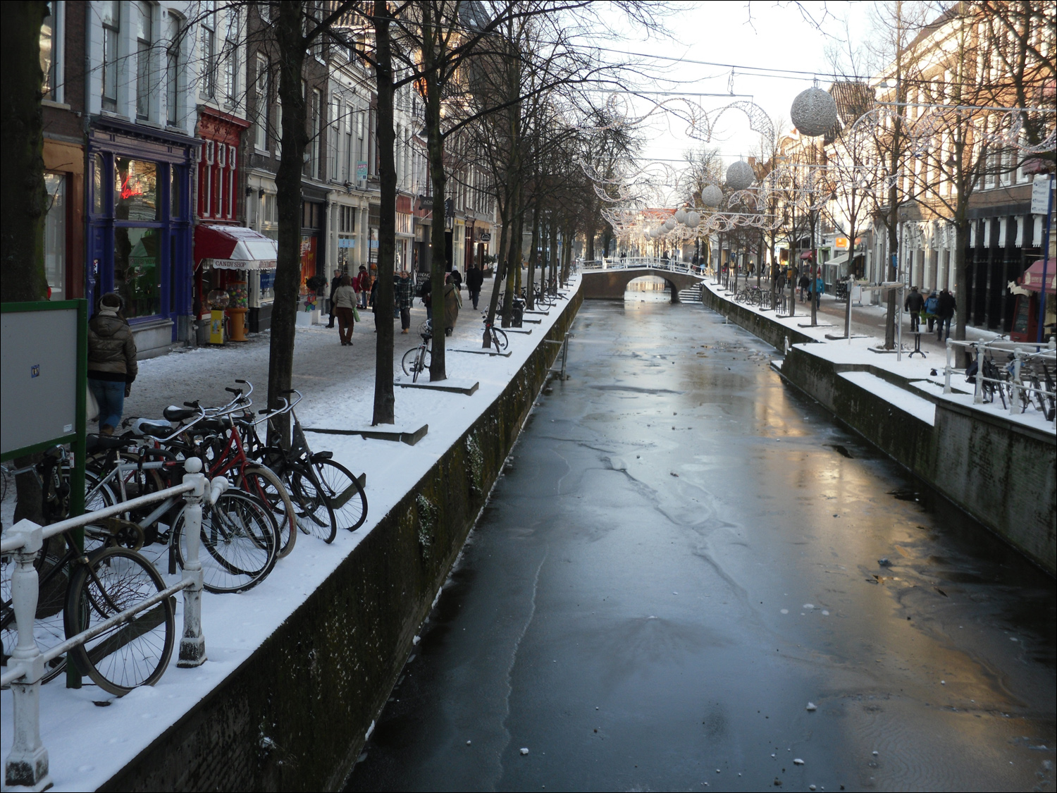 View of canal on Hippolytusbuurt St