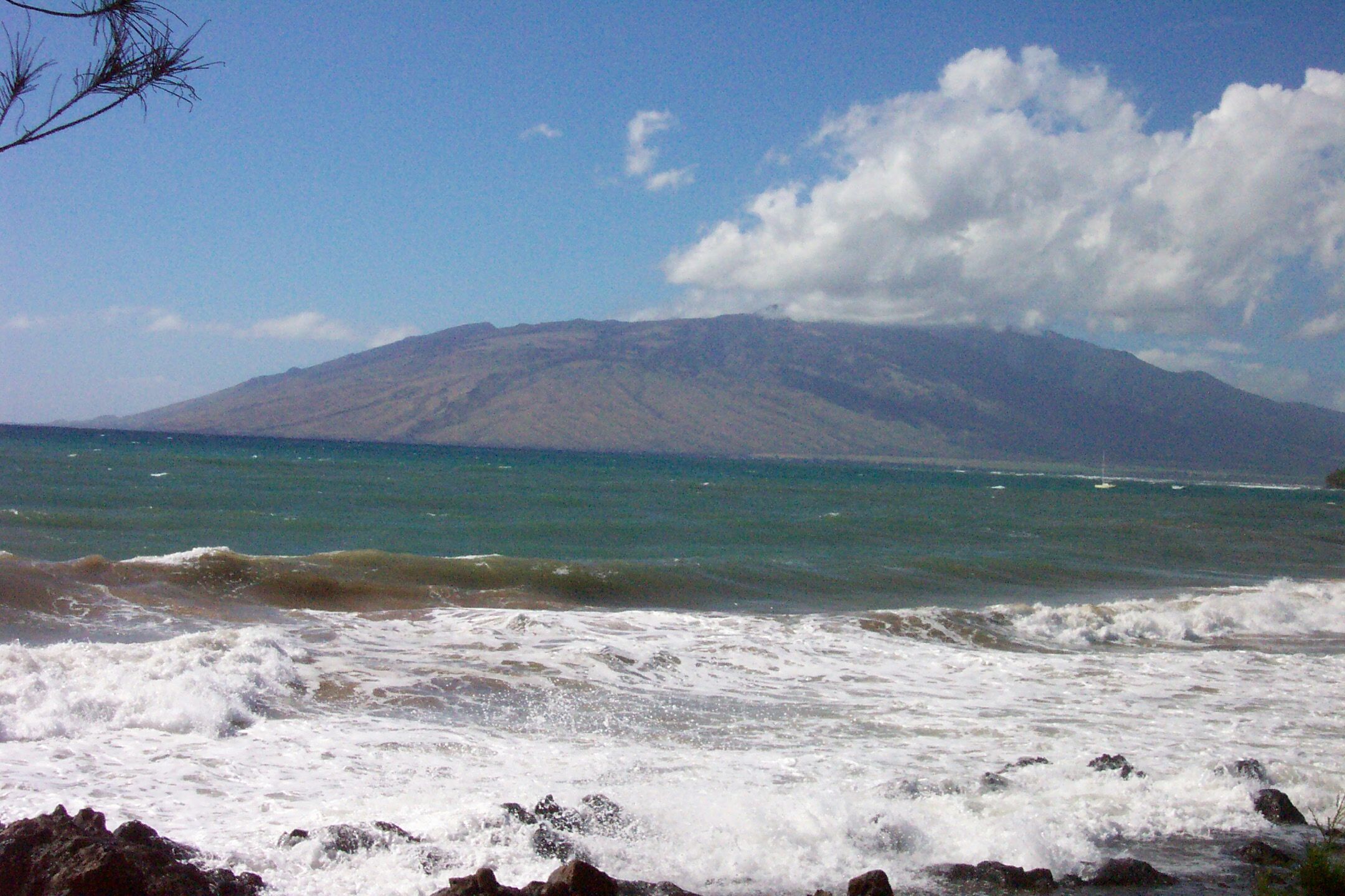View from Kamaole Beach Park III looking towards the west side of Maui.