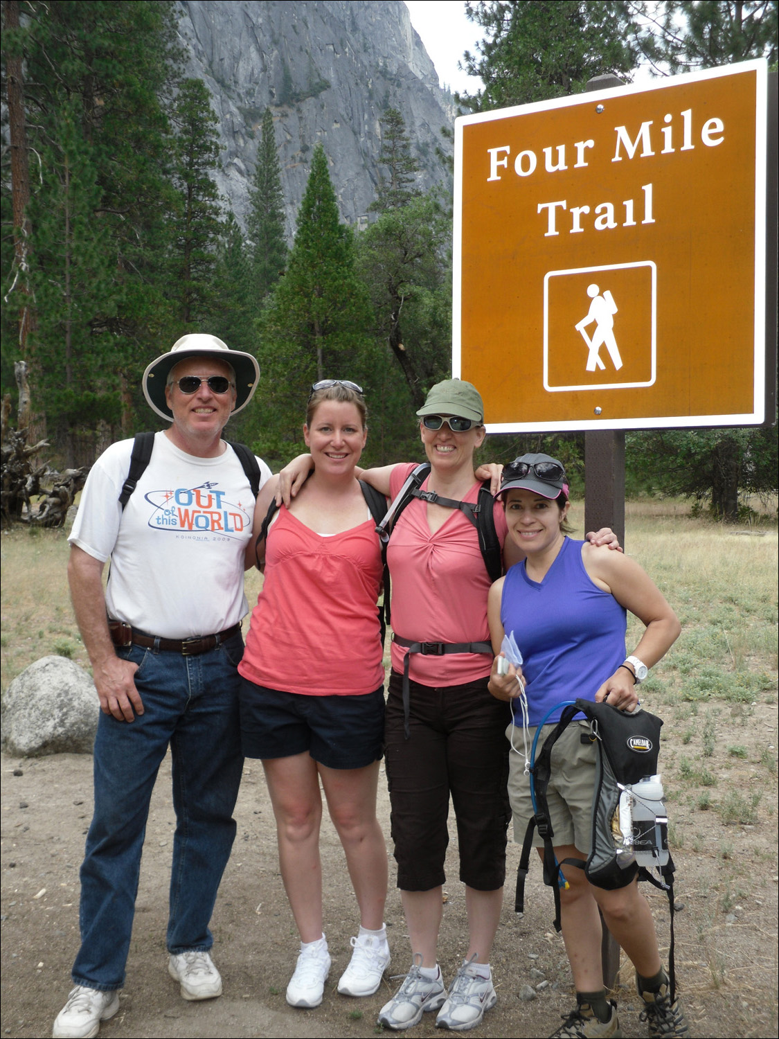 Hike up to Glacier Point- Trail head